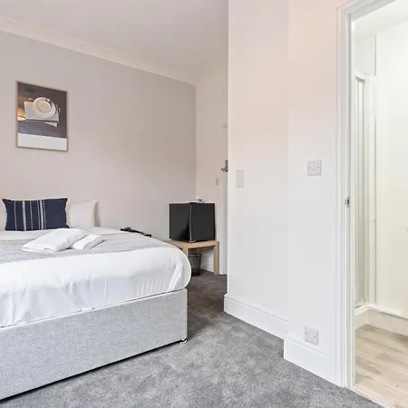 4 Bedroom 4 Bathroom House - Prime Location - Free Parking, Fast Wifi And Smart Tvs By Yoko Tatil Evi Redcar